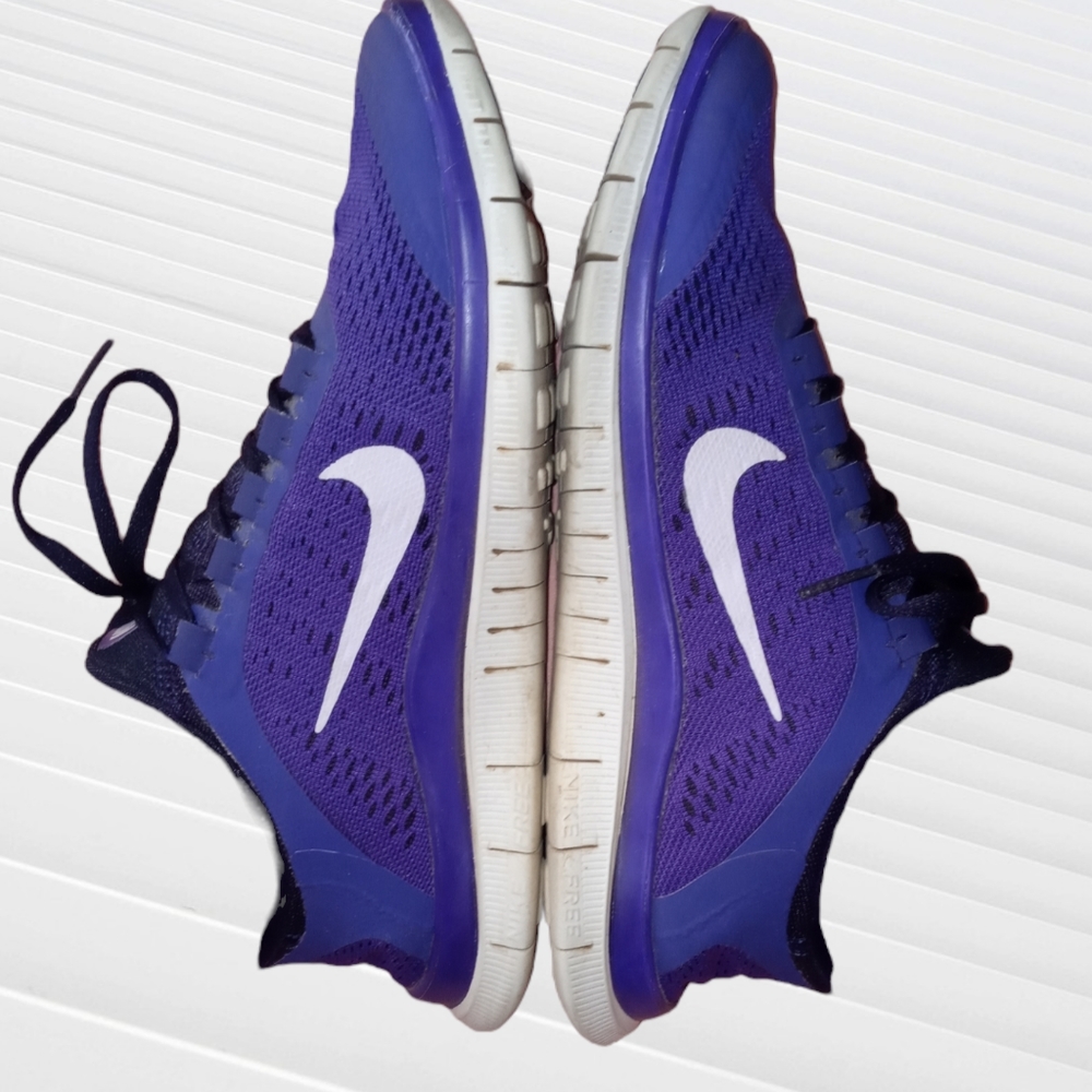 GUC Nikes size 9 - Picture 3 of 3